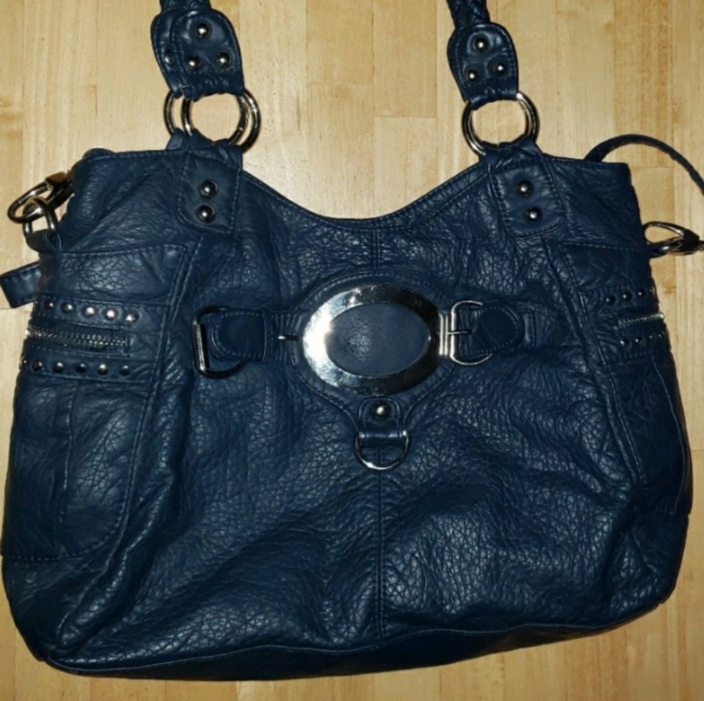 Black rivet women's purse